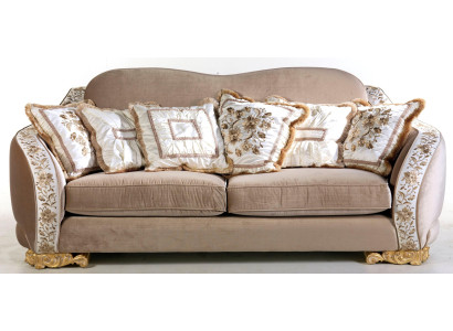 Klasiskā Chesterfield divguļamā sofa stilīgiem dzīvojamajiem telpiem.