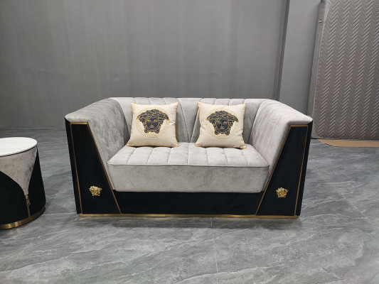 Luksuso divdivāna ar mīkstu polsterējumu dzīvojamajai istabai