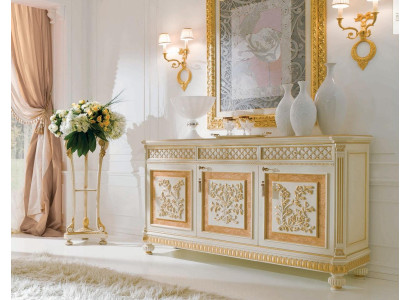 Sniegtā_palīdzība_mēbeles_skapis_Beige_koks_ēdamgalds_kumodes_baroka