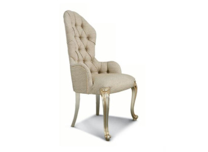 Luksusa ēdamistabas krēsli beige audumā - eleganta komforta elements jūsu mājā.