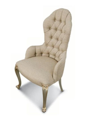Luksusa ēdamistabas krēsli beige audumā - eleganta komforta elements jūsu mājā.