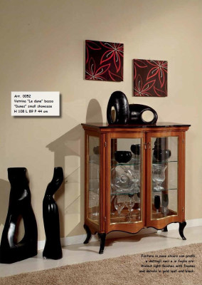 Klasiskās vitrīnas Stikla skapis Vitrīna Koka dzīvojamā istaba Luksusa Brūns Komoda