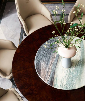 Dizains Rundēt istabas krēsla komplekts Metāla galds Krēsli 4x krēsli + galds