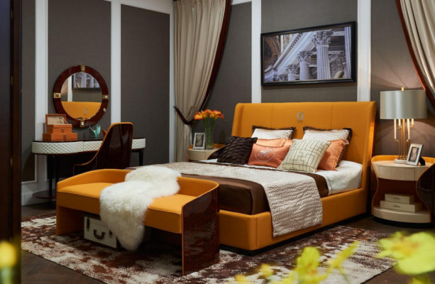 Luksusa guļamistabas mēbeļu komplekts ar diviem gultasgalviem un diviem naktsstendiem, viesnīcas mēbeļu komplekts 3 gabali. Dzīvojamā istaba.