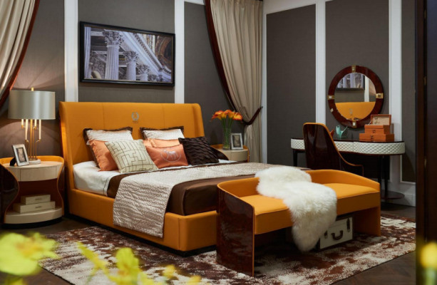 Luksusa guļamistabas mēbeļu komplekts ar diviem gultasgalviem un diviem naktsstendiem, viesnīcas mēbeļu komplekts 3 gabali. Dzīvojamā istaba.