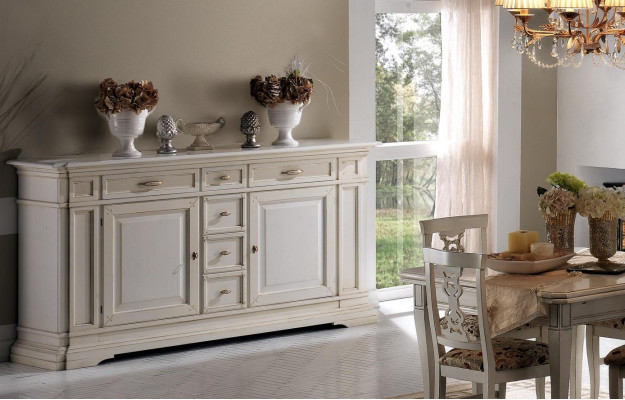 Garnitūras 7 gabalu koksnes mēbeles komoda 4 krēsli galds izstāžu skapis Jauna grupa ēdamistabas komplekts