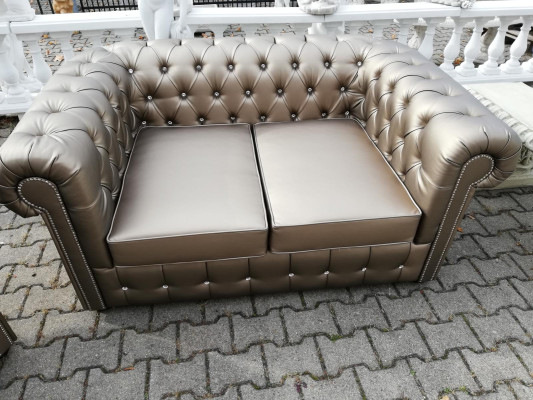Dizainera Česterfīldas dīvānu komplekts Sofa Dīvāns 2+1 Polsterējums Sēdvietu komplekts Zelts