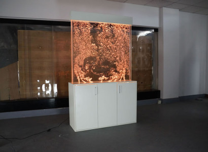 Ūdens Siena Sienas stūris ar apakšējo skapi Šķērsieni Plaukts Vitrīna