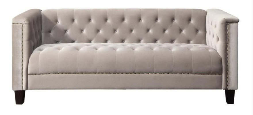 Pelēkā krāsā, trīsvietīgā tekstila Chesterfield stila mūsdienīga dizaina dīvāns istabas mūsdienīgam dizainam.