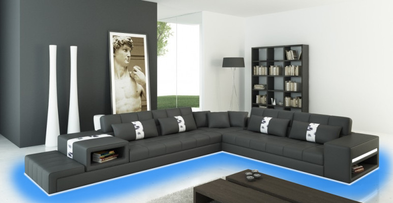 Stilīgs atpūsties ērtā L-formas stūra dīvānā jūsu mājā.