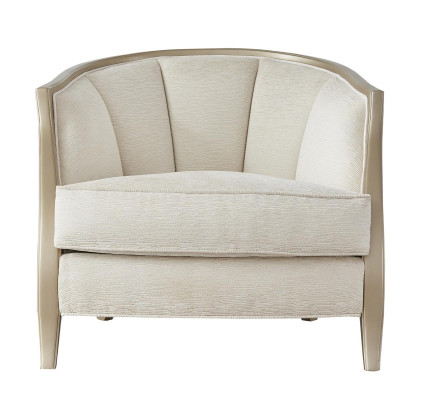 Sofas komplekts ar 4 sēdvietām, krēslu un mīksto dīvānu.