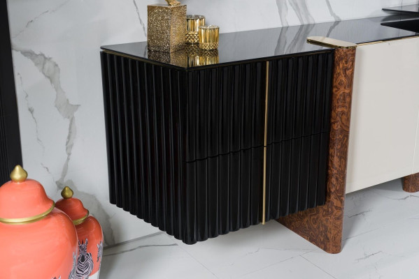 Galds ar spoguli luksusa komplektā komoda koka komodas klasika