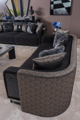 Sofas komplektā ar 3+3+1 sēdvietu dzīvojamā istabā komplektā ar tekstila dīvānu, krēslu un koka elementiem, jauns.