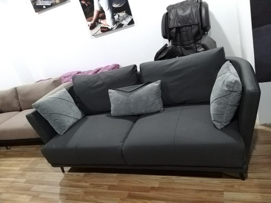 Drejosais dizaina dīvāns dīvāns ar polsterī Ledersofa Modern Relax Club 3 Sitzer