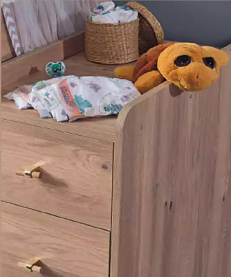 Zīdaiņa guļamistaba Komplektā ir bērnu gultiņa, skapis un komoda 3 gab.