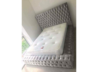 Klasiskais angļu stila divvietīgais tērpa gulta Chesterfield gultas 160x200cm jauns