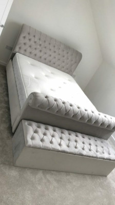Angļu dizainera guļamistabas gultas divguļamais gultas lielgabals viesnīcas Chesterfield stilā