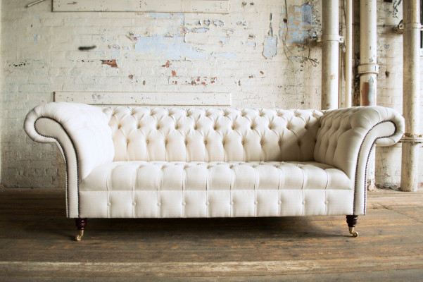 Moderna beige Chesterfield 3-vietu dīvāns dzīvojamās istabas dīvāns