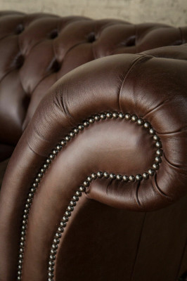 Brūns Chesterfield dīvāns Luksusa dīvāns dizainera mēbele