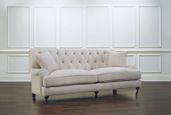 Moderns baltais Chesterfield stīvēdējs ar trim sēdvietām Luksusa 3-vietīgā sofa