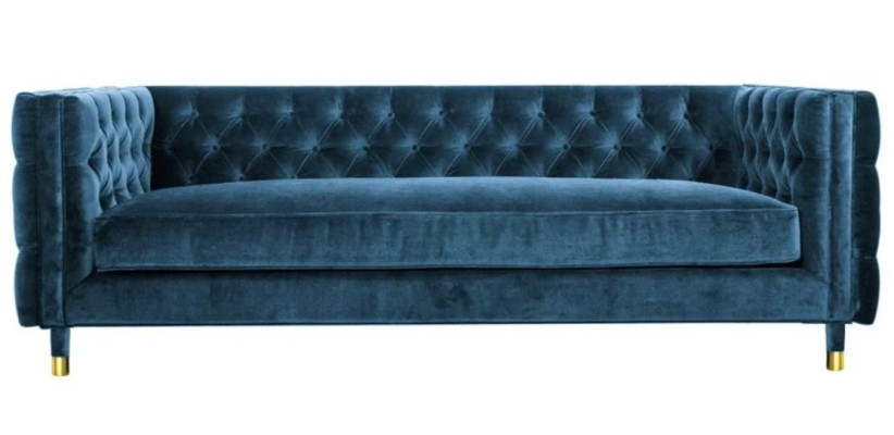 Luksusa zils Chesterfield samta trīsvietīgais mēbeles viesnīcas dzīvojamajā istabā praksē.