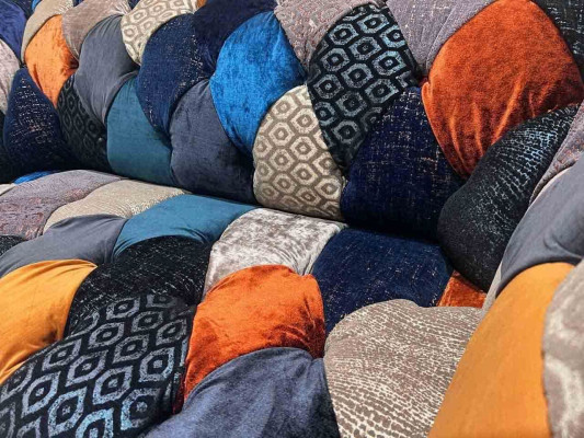 Sofas sēžas audums dizains trīsvietīgs luksusa česterfīldas mēbeles daudzkrāsains