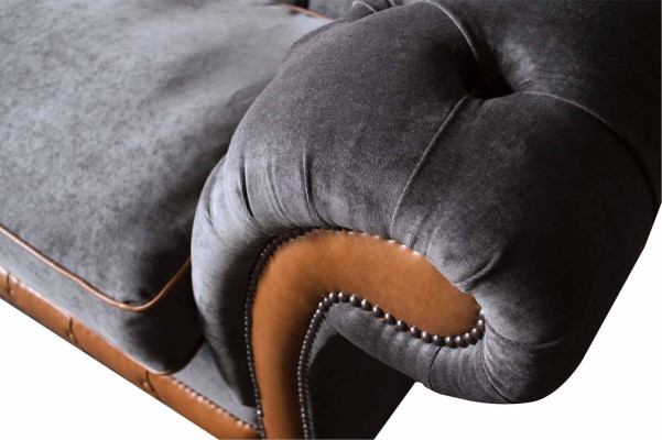 Chesterfield sofa 3 sēdvietas dizaina dīvāns polsterēts audums pelēks