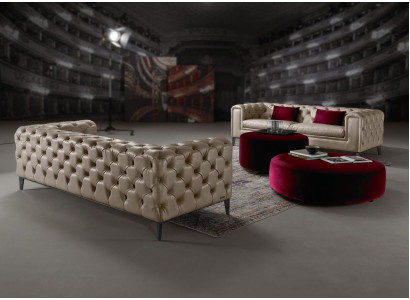 Luksusa 3+3 sēdvietu dīvāngarnitūra beige krāsā no Chesterfield