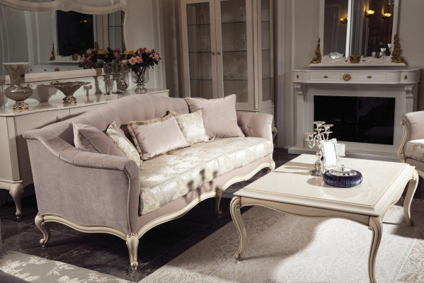 Sofas komplekts Ar diviem dīvāniem un vienu krēslu Sofa, galdiņš, piegājiens galda komplekts ar trim gabaliem.