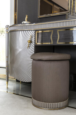 Pogas Brūna Apļotas Elegantas koka Mēbeles Moderns dizains Skaista guļamistaba