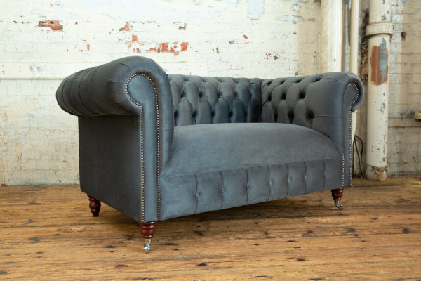 Chesterfield dizaina dīvāns ar diviem sēdvietām, gultas dīvāns, apdare, sēdvietas komplekts, ādas un tekstila pelēka krāsa.
