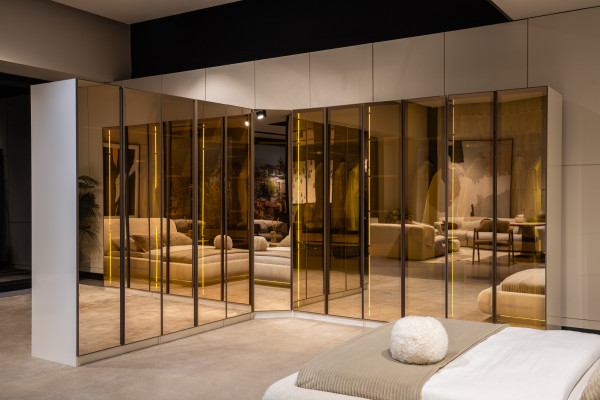 Dizainera Balta skapis forma L Skapī Luxurious Glass Cabinet