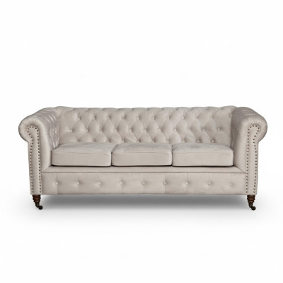 Dizaina klasiskais Chesterfield mēbelu komplekts ar 3 vietām ādas mīkstajām dīvānam. Uzstādīšanas annonces (sofa, gultas eļļa, galds) - jauns.