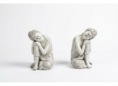Dekoratīvā Buddha skulptūra akmens stilā. Liela skulptūra dārza figūrai.