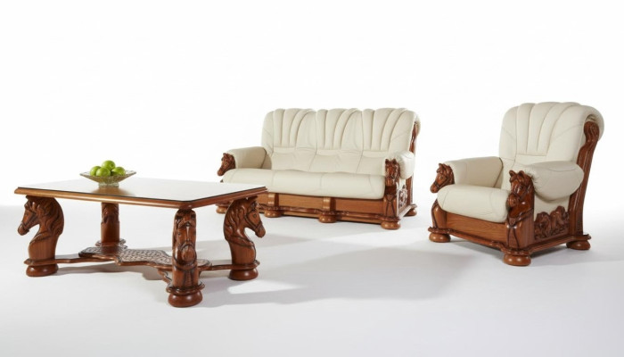 Klasiskā divvietīgā dīvāna sofa ar apdari 2 sēdvietām ādas dekorēta dīvāns