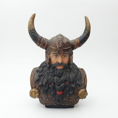 Biedējošā kareivju biste ar 70 cm garajiem ragiem vikingu laikmeta statujas figūras.
