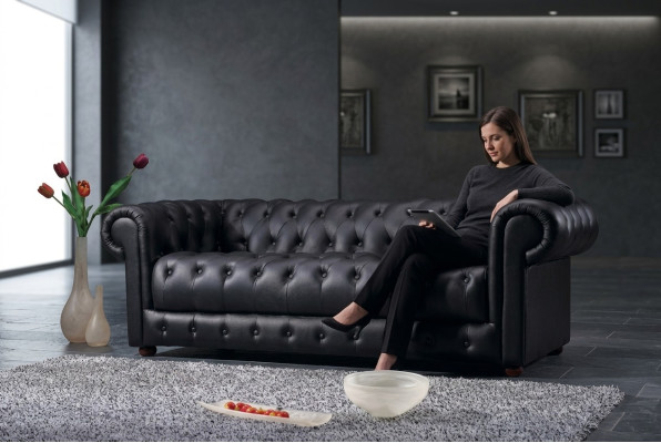 Chesterfield dīvāni ar ādas pārklājumu 3+2 sēdvietu dīvāni komplektā.