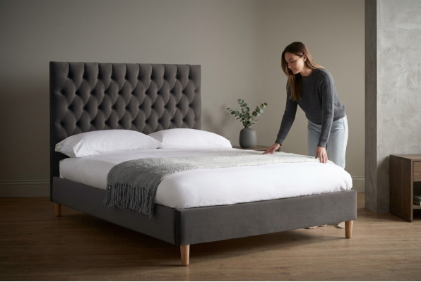 Gulta Chesterfield Polsterbett Luxus Doppel Schlafzimmer Designbett Betten.
