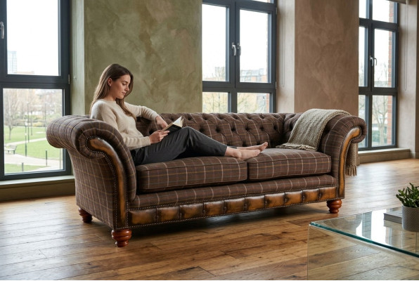 Klasiskā Chesterfield dīvāns ar 3 vietām, dizaina dīvāni, mēbeles, ādas, brūns.