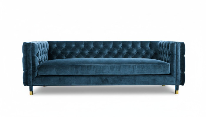Luksusa zils Chesterfield samta trīsvietīgais mēbeles viesnīcas dzīvojamajā istabā praksē.