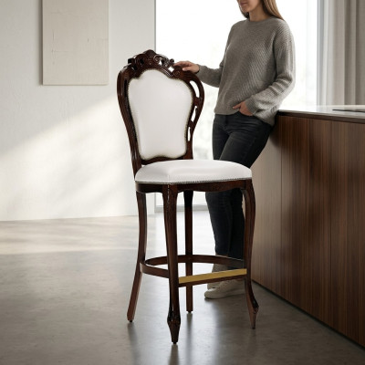 Klubos, atpūtas krēsli, mājas mēbeles, krēsli, dīvāni, polsterējumi, dizaina krēsli, krēsli ar atzveltni, bārs.
