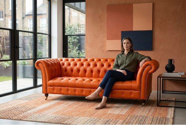Dizainera dīvāns 3 vietu Chesterfield stīgu dīvāns Polster Sofas dizaina oranža.