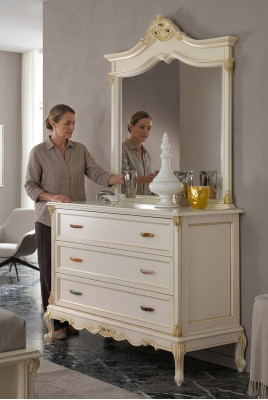 Guļamistabas kommode skapis Klasiskā galds ar spoguli Eleganti mēbeles stils