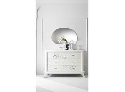 Gara skapja galds, brūna mēbele, masīva koka skapis, kumodes.