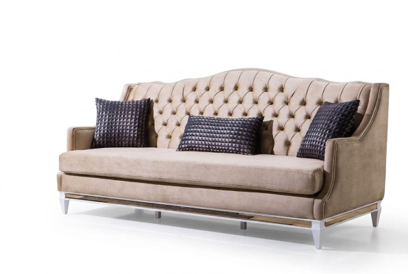 Beiger Chesterfield trīsvietīgā Luxus tekstila sofa, dizainera auduma čīkstuče.
