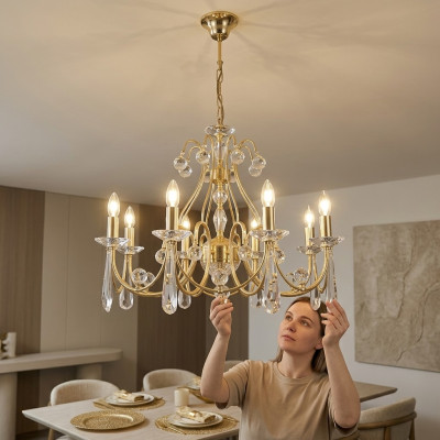 Luksusa griestu lampa, kādreizējais gaismeklis, lustra zelta kristāls