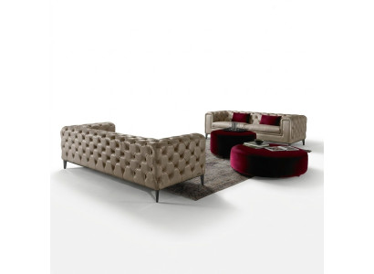 Luksusa 3+3 sēdvietu dīvāngarnitūra beige krāsā no Chesterfield
