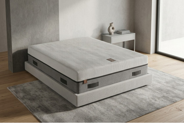 Augstas kvalitātes viesnīcas kingsize matracis 25 cm bieza matracis 160x200 cm.