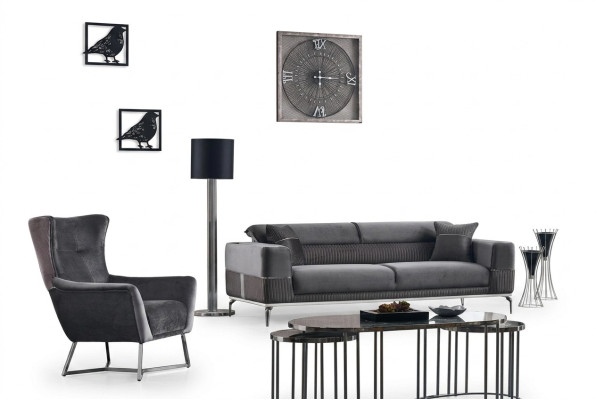 Sofas komplekts 2 gab. Dzīvojamā istaba komplekts ar auduma četru un viena sēdvietu dīvānu.