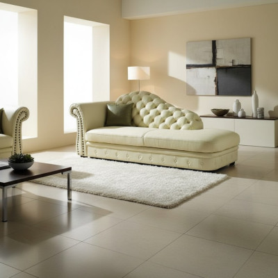 Chaiselounge Chesterfield Liege Chaise Sofa Lounge Sitz Liegen 230cm translates to "Čezslongs Chesterfield gulta šešļa dīvāns atpūta sēdeklis guļam" in Latvian.